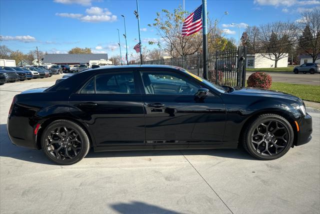 2019 chrysler 300 s
