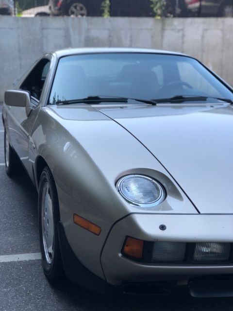 1985 porsche 928 s wholesale trade in. cosmetically excellent, runs excellent