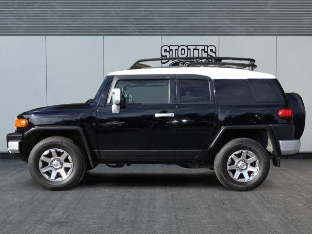 2014 toyota fj cruiser base