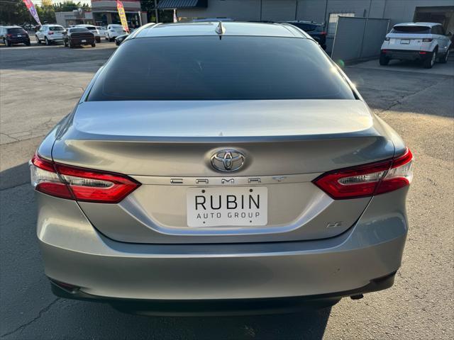 2019 toyota camry le