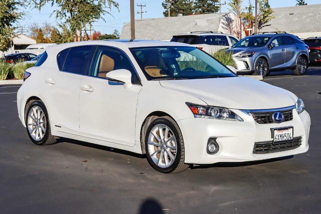 2013 lexus ct 200h base