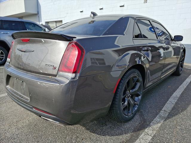 2021 chrysler 300 s