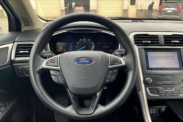 2019 ford fusion se