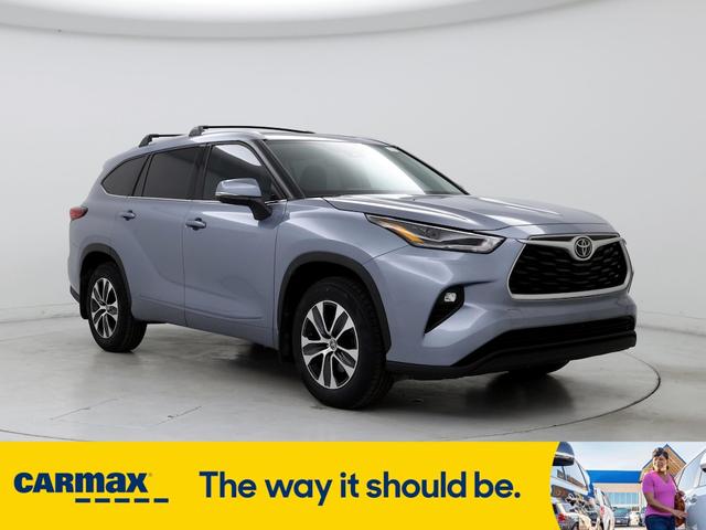 2022 toyota highlander xle