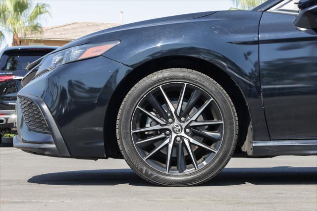 2022 toyota camry se