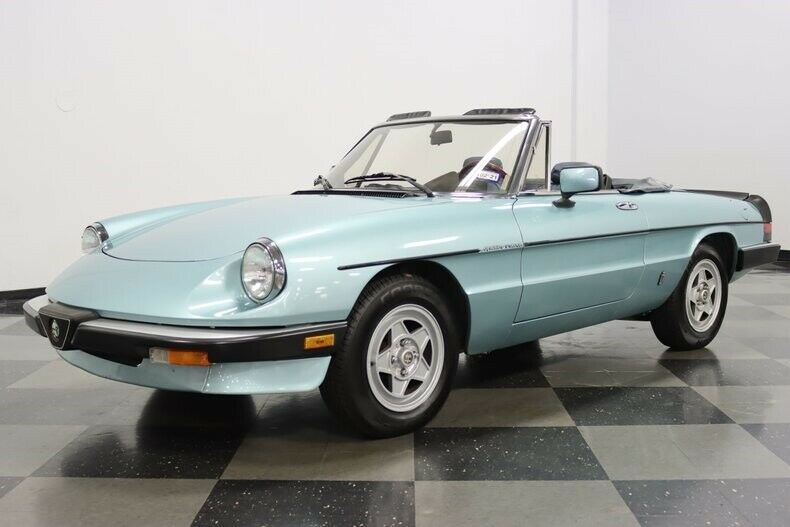 fun italian sportster! just 73k miles, 2.0l, 5 spd manual, a/c, new top, nice!