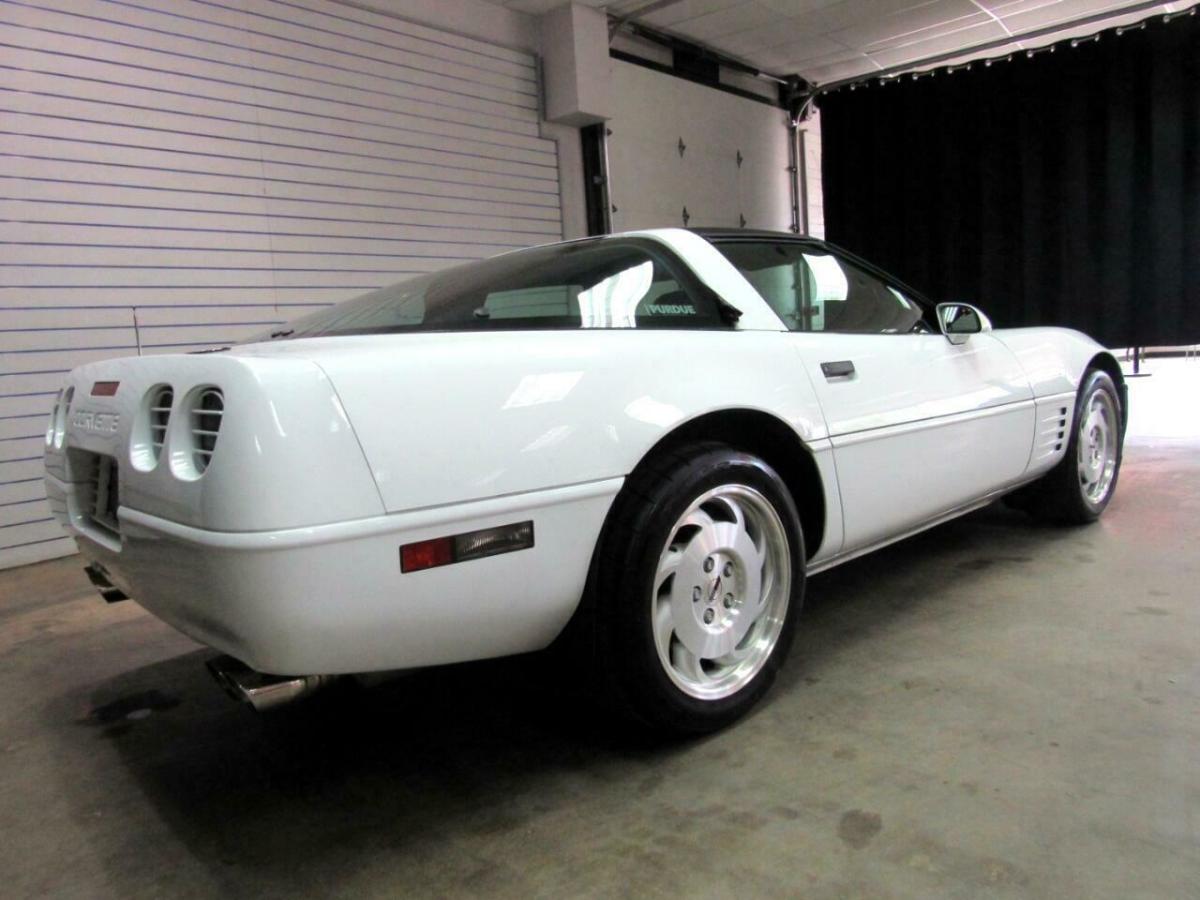 1994 chevrolet corvette coupe 63,875 miles white coupe 5.7l v8 ohv 12v automatic