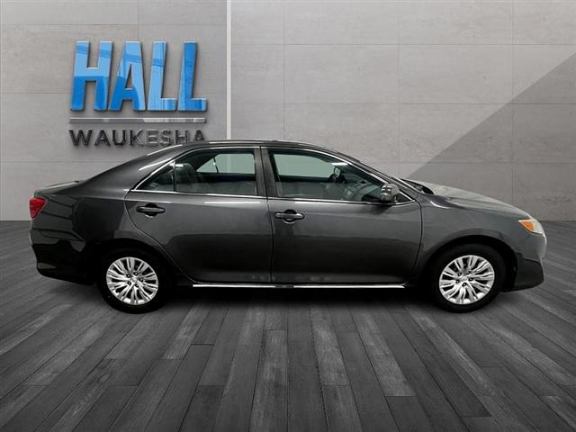 2013 toyota camry le