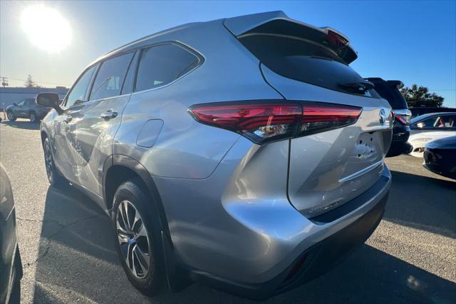 2022 toyota highlander hybrid xle