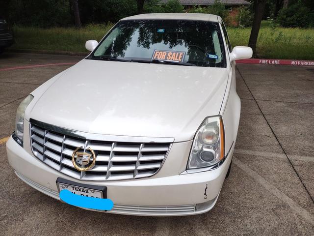 2010 cadillac dts base