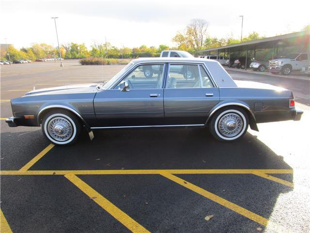 1985 dodge diplomat se 24,000 miles gray