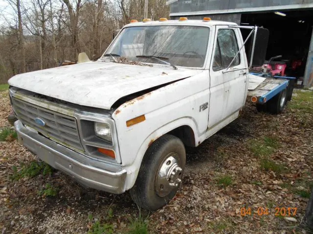 1982 f350 w/351/400 & 4spd trany flat bed !!!!