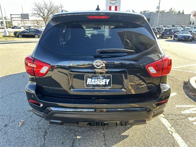 2019 nissan pathfinder sv
