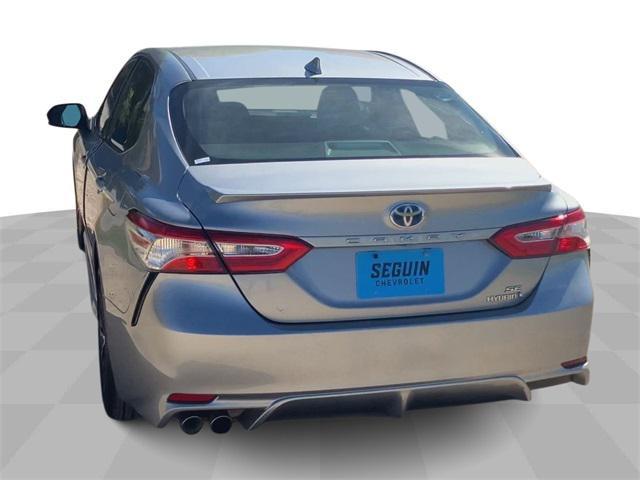 2020 toyota camry se