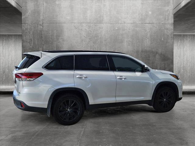 2019 toyota highlander se
