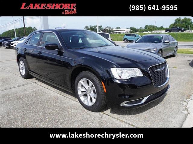 2023 chrysler 300 touring