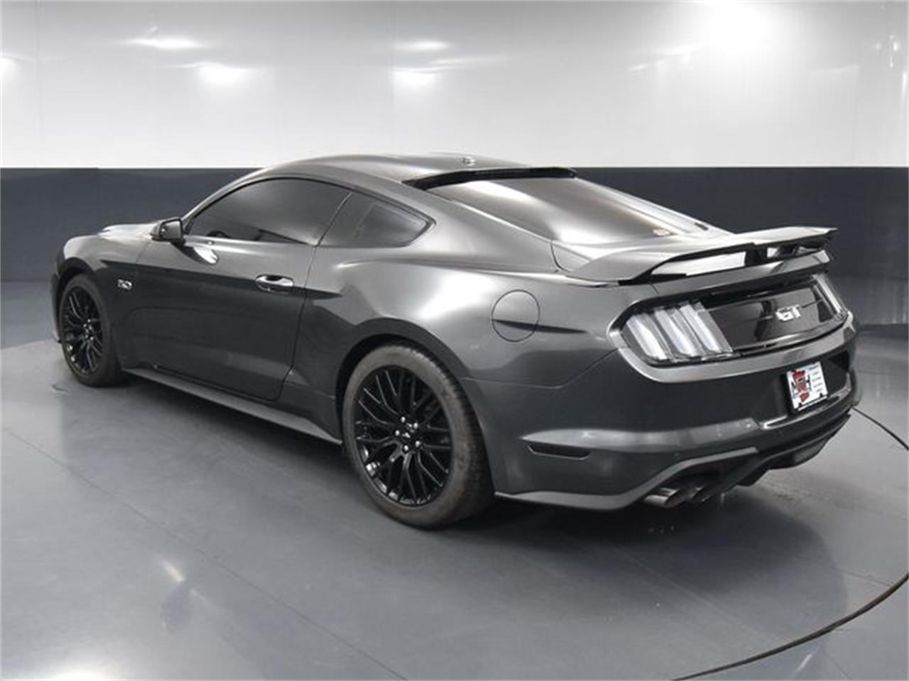 2019 ford mustang