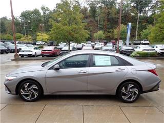 2025 Hyundai Elantra blue
