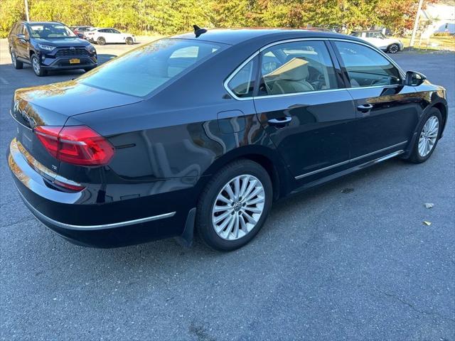 2016 volkswagen passat 1.8t se w/technology