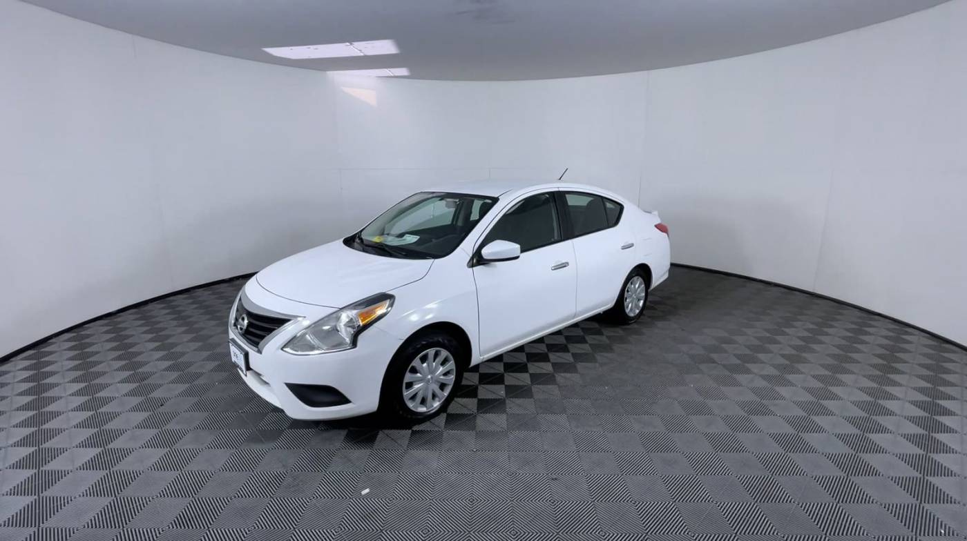 2019 nissan versa sv