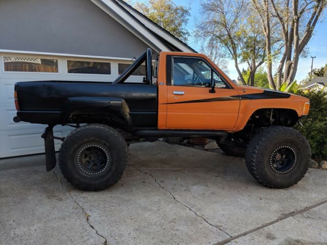 1984 toyota pickup rockcrawler