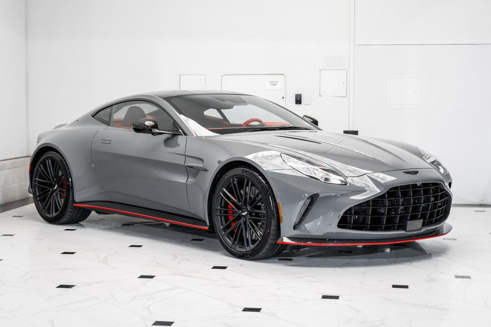 2025 aston martin vantage