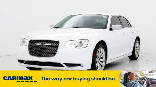 2019 Chrysler 300
