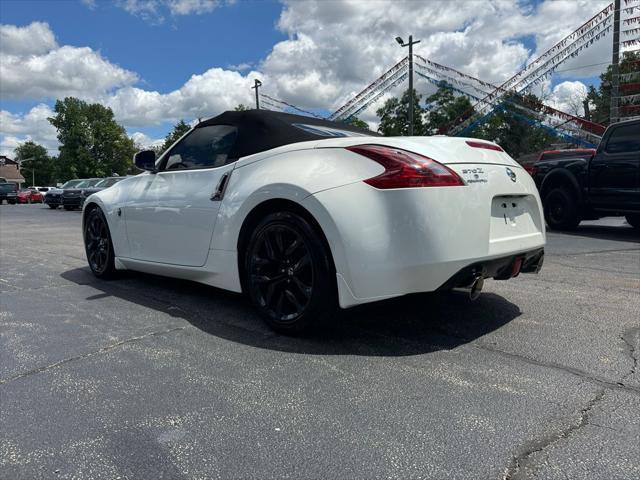 2018 nissan 370z base