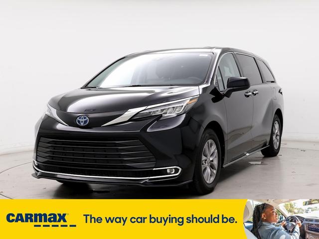 2022 toyota sienna xle