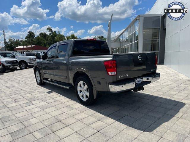 2010 nissan titan le