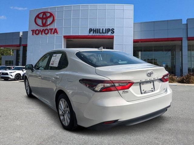 2022 toyota camry le