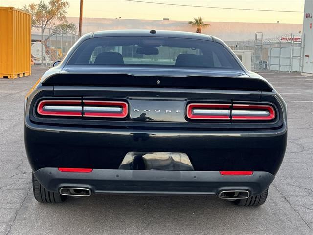 2019 dodge challenger sxt