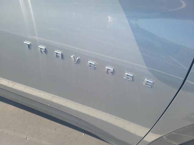 2023 chevrolet traverse lt leather