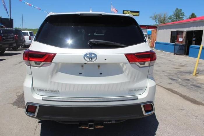 2019 toyota highlander xle sport utility 4d in blue springs, missouri