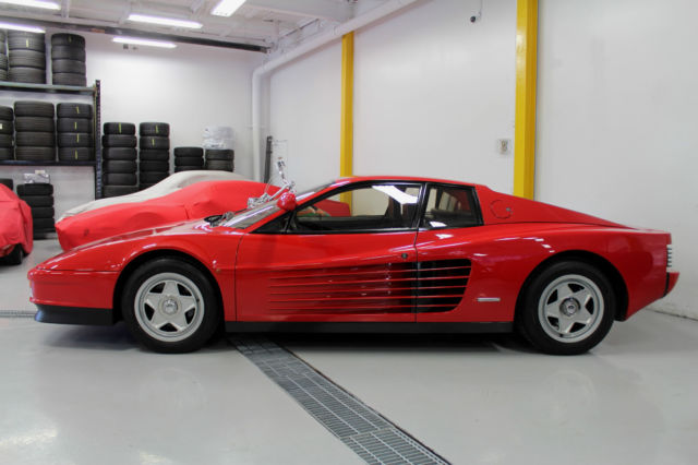1985 ferrari testarossa flying mirror with a great service file! very clean
