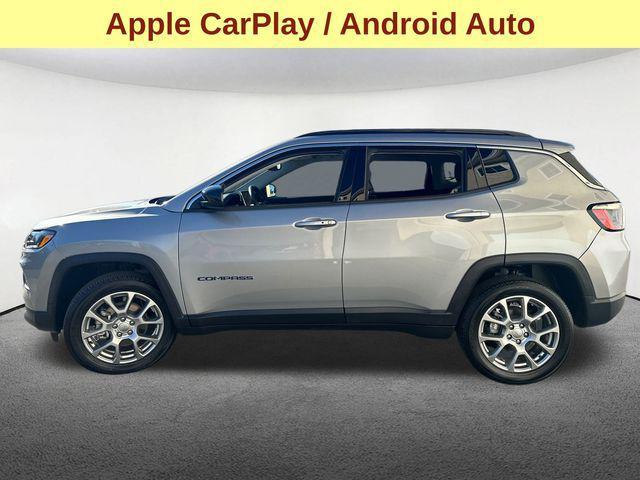 2022 jeep compass latitude lux