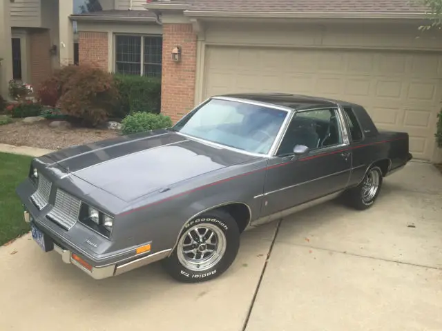1985 oldsmobile cutlass salon 30k miles! v8! t-tops! like new! video!! must see!