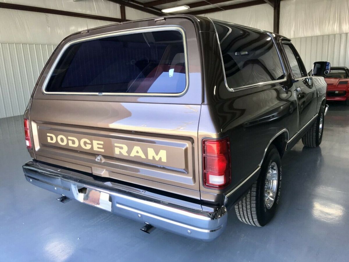 mint condition 1989 dodge ram charger. collector quality. buy the best!!!