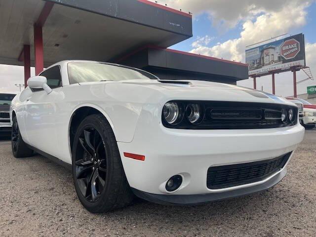 2017 dodge challenger sxt
