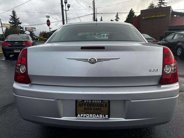 2008 chrysler 300 lx
