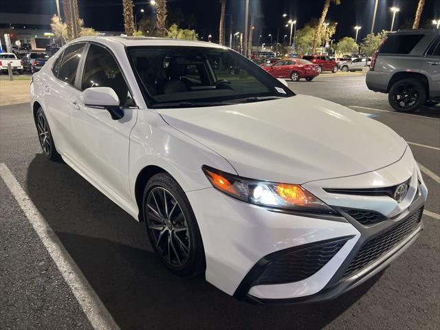 2022 toyota camry se