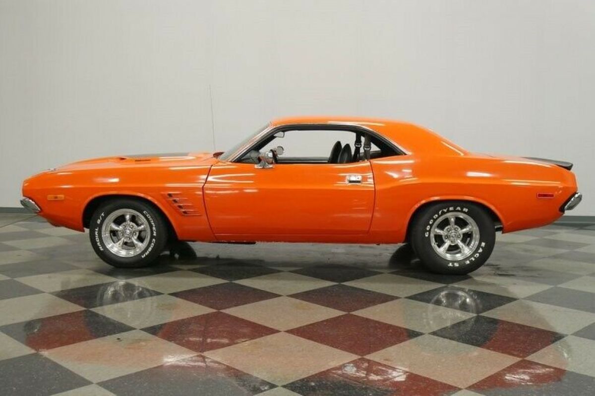 classic mopar big block 383 hemi orange