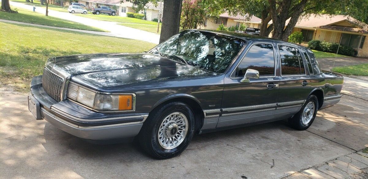 1994 lincoln town car sedan grey rwd automatic signature