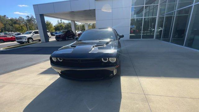 2020 dodge challenger sxt