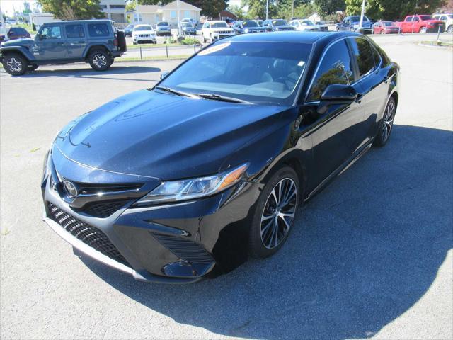 2020 toyota camry se
