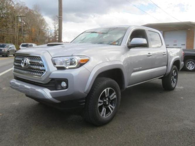 2017 toyota tacoma trd sport 4x4 trd sport 4dr double cab 5.0 ft sb 6m for sale in summersville, west virginia