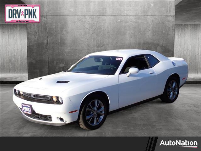2020 dodge challenger sxt