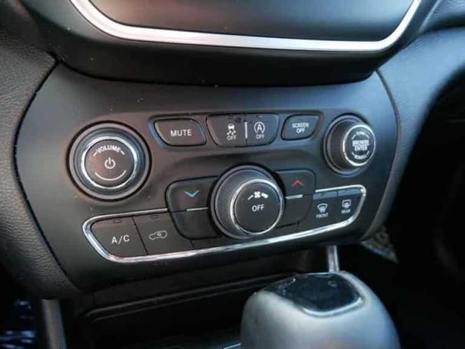 2021 jeep cherokee altitude in cambridge, minnesota