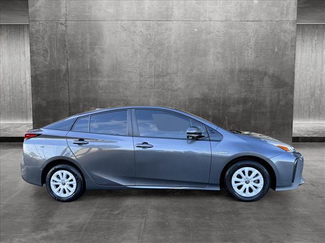 2019 toyota prius le