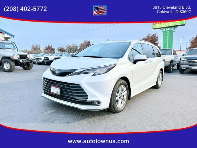 2022 toyota sienna xle